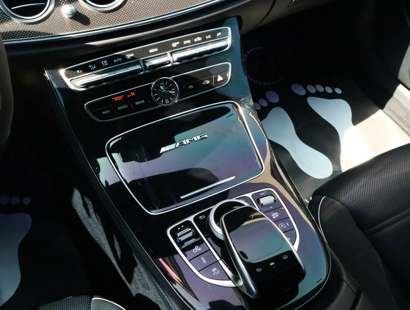 Mercedes-Benz E 63 AMG s V8/4Matic/Carbon/Burmester/Камера/Дистроник/, снимка 9 - Автомобили и джипове - 56253131