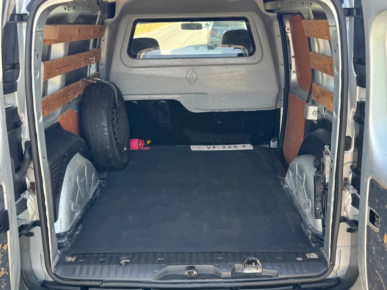 Renault Kangoo 1.5 DCI, снимка 7 - Автомобили и джипове - 56579779