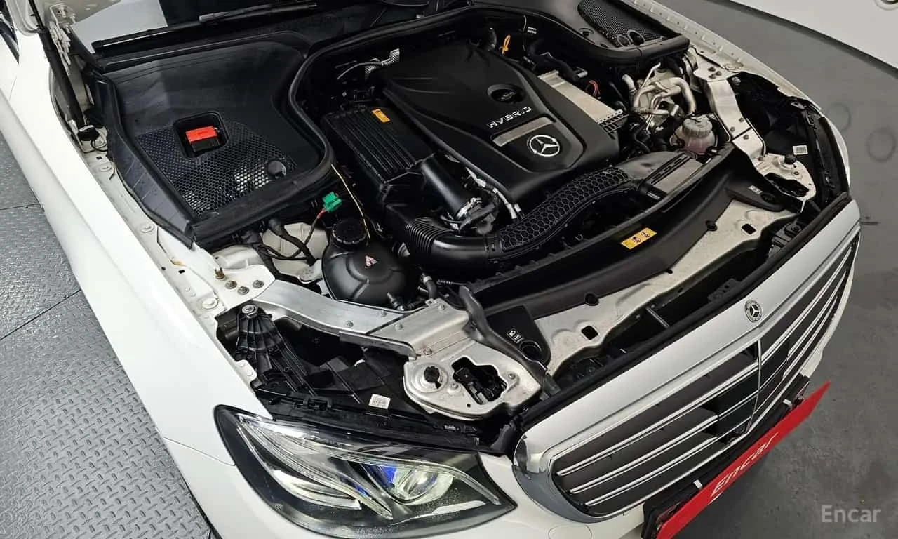 Mercedes-Benz E 300 * E300e 4MATIC Exclusive * , снимка 6 - Автомобили и джипове - 56735401