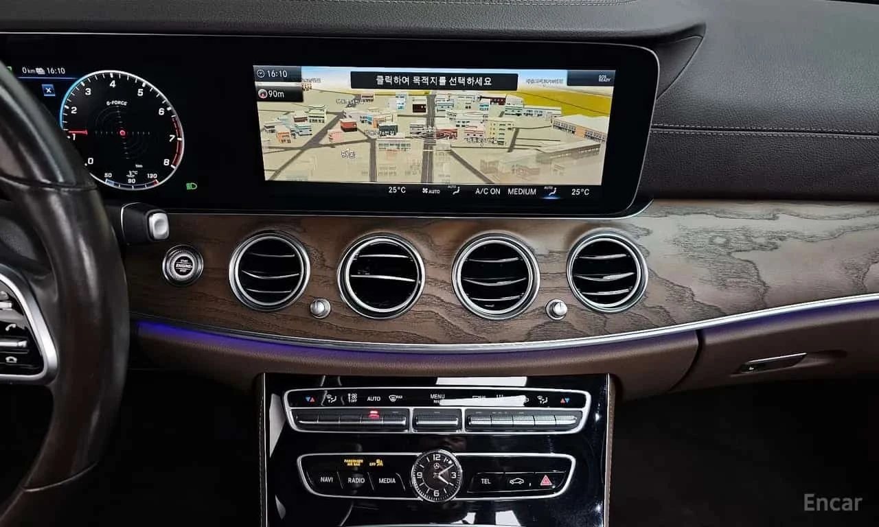 Mercedes-Benz E 300 * E300e 4MATIC Exclusive * , снимка 14 - Автомобили и джипове - 56735401