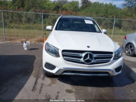  Mercedes-Benz GLC 30...