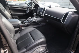 Porsche Cayenne 3.6i V6 Pano KAM BlindAss 4xSzH AHK Leder #iCarbg - 42900 лв. / 21934.42 € - 75045886 7