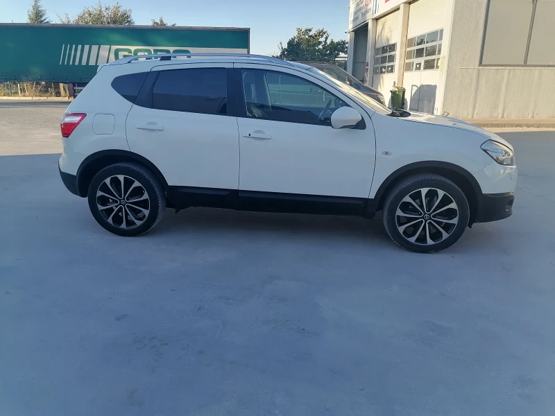 Nissan Qashqai * КОЖА * НАВИГАЦИЯ* ПАНОРАМА * , снимка 7 - Автомобили и джипове - 47588522