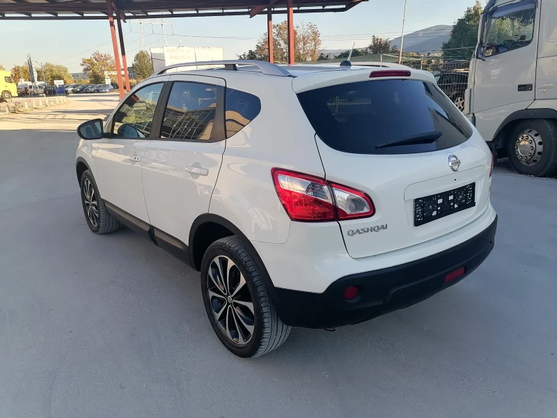 Nissan Qashqai * КОЖА * НАВИГАЦИЯ* ПАНОРАМА * , снимка 4 - Автомобили и джипове - 47588522