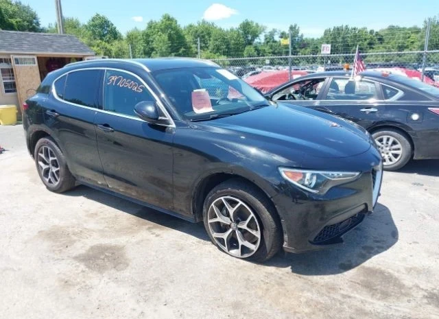 Alfa Romeo Stelvio, снимка 1 - Автомобили и джипове - 48724180