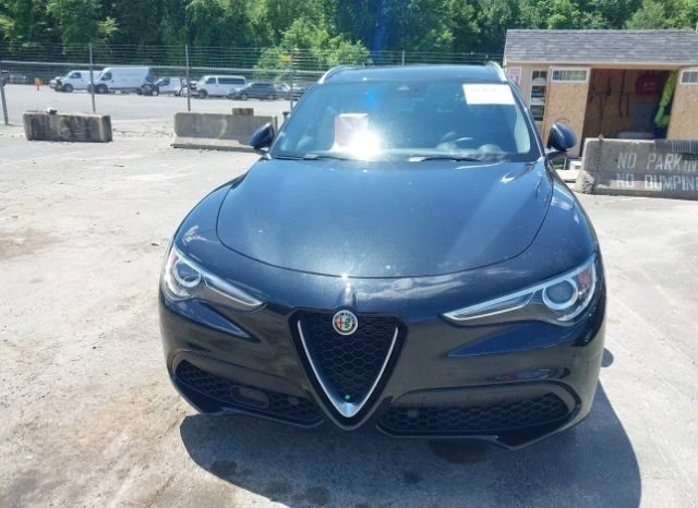 Alfa Romeo Stelvio, снимка 5 - Автомобили и джипове - 48724180