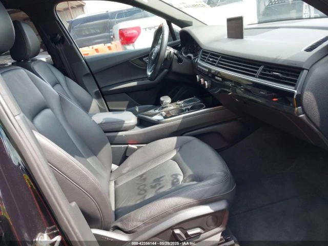 Audi Q7 * 3.0T* PREMIUM* КОЖА* ПОДГРЕВ* LED* NAVI* , снимка 5 - Автомобили и джипове - 54034051