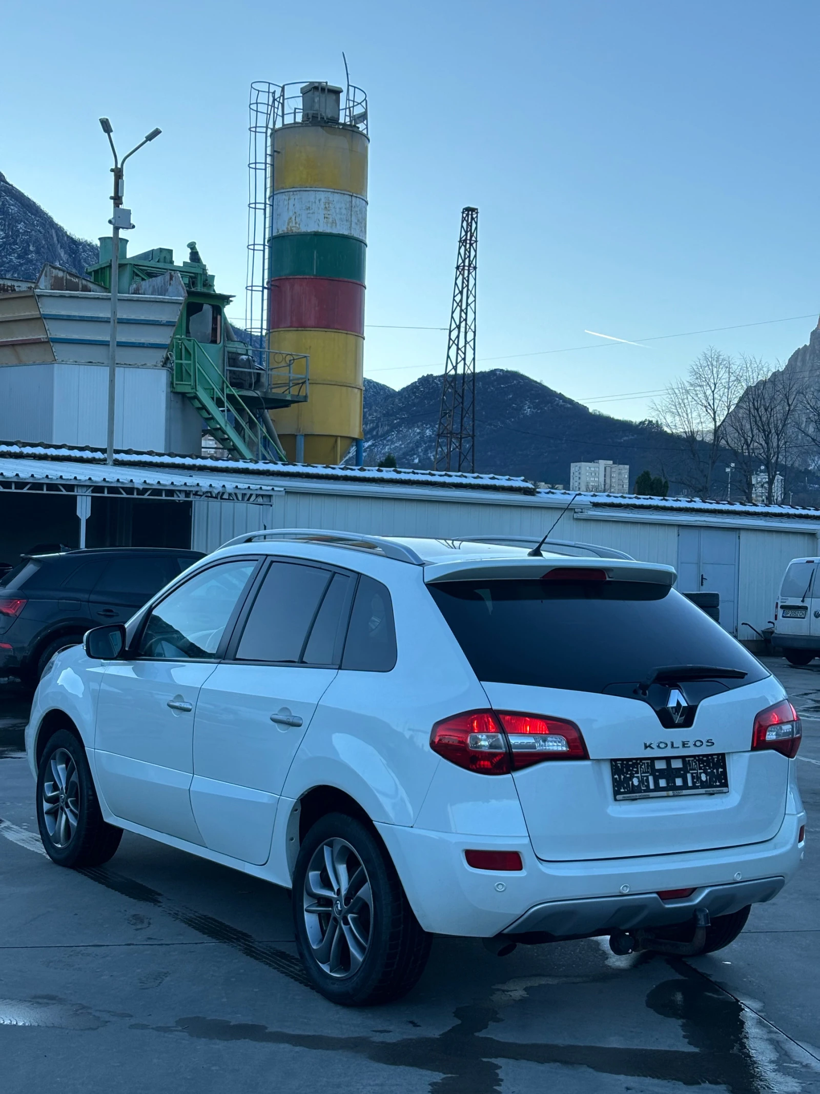 Renault Koleos 2.0 Tdi - Аудио система BOSE и панорамен покрив - изображение 6