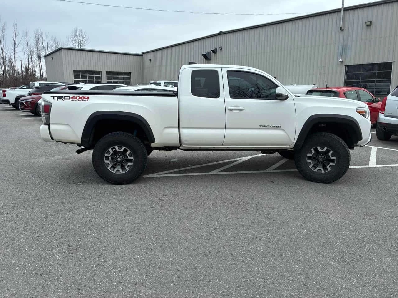 Toyota Tacoma * 4x4 Access Cab Auto * CARFAX * ЦЕНА ДО БГ, снимка 4 - Автомобили и джипове - 54079914