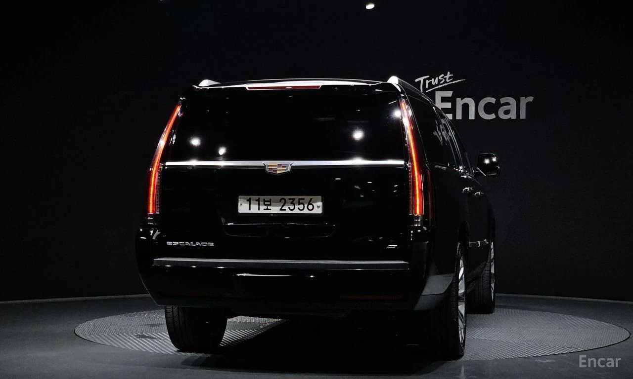 Cadillac Escalade 6.2* V8* ПОДГРЕВ* ОБДУХВАНЕ* МАСАЖ* КЕЙЛЕС* КАМЕРА, снимка 4 - Автомобили и джипове - 54572145