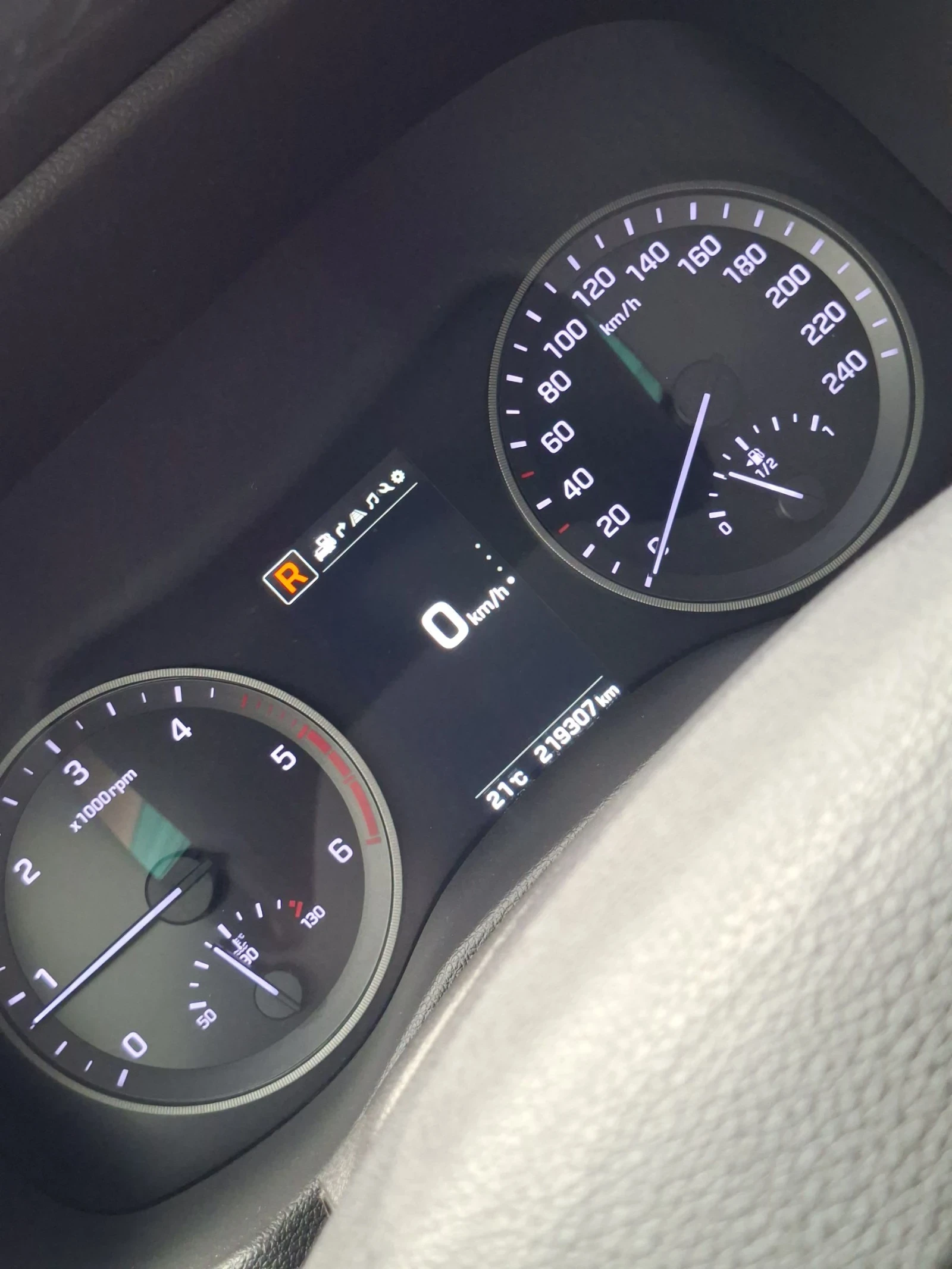 Hyundai Tucson, снимка 4 - Автомобили и джипове - 55015617