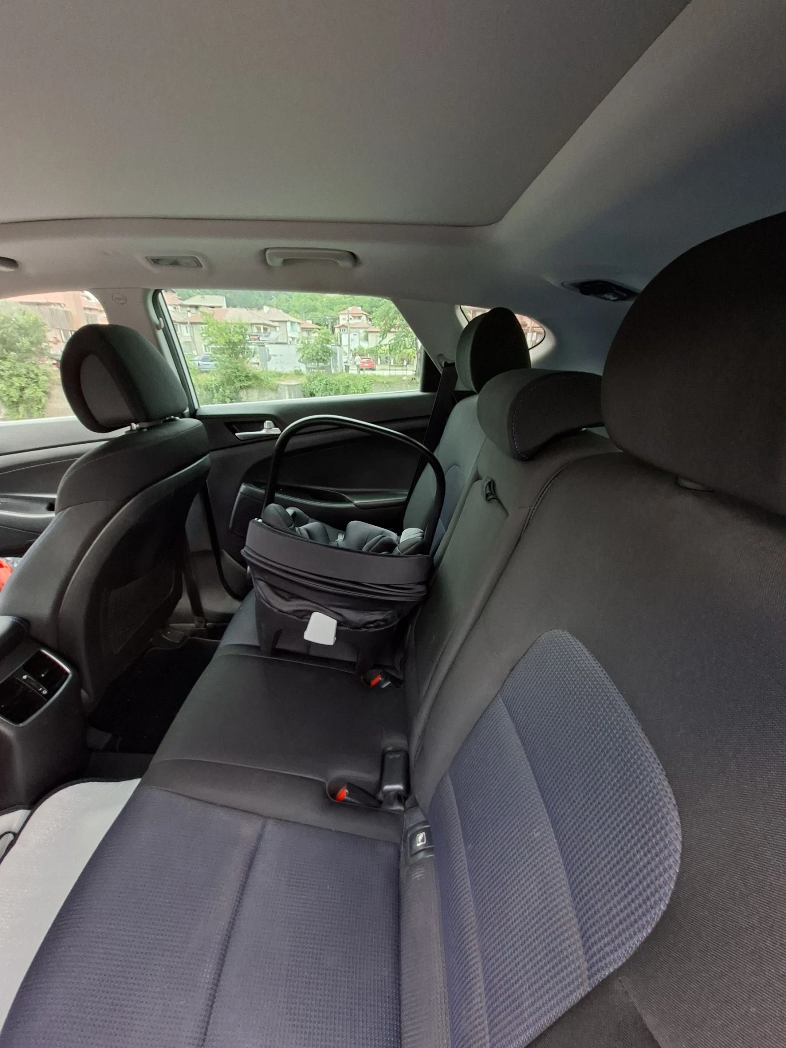 Hyundai Tucson, снимка 6 - Автомобили и джипове - 55015617