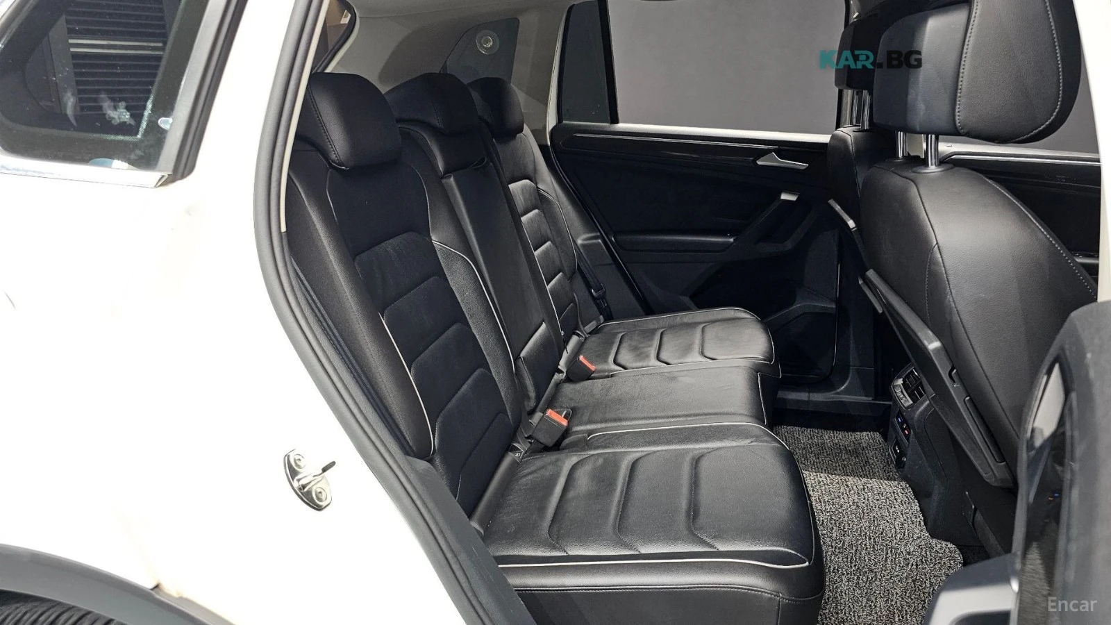 VW Tiguan * ПАНО* KEYLESS* Camera* ПОДГРЕВ* , снимка 11 - Автомобили и джипове - 55087203