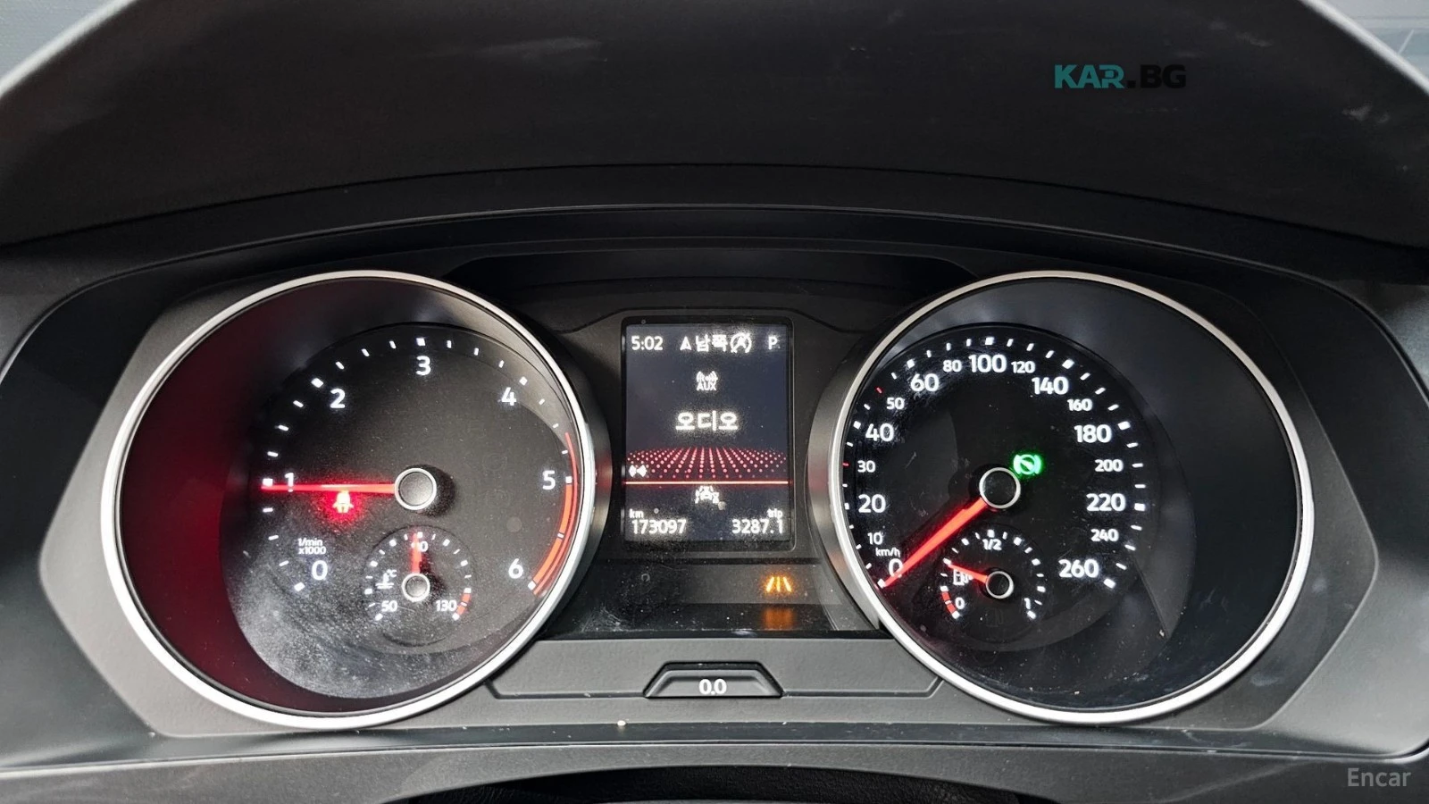 VW Tiguan * ПАНО* KEYLESS* Camera* ПОДГРЕВ* , снимка 8 - Автомобили и джипове - 55087203