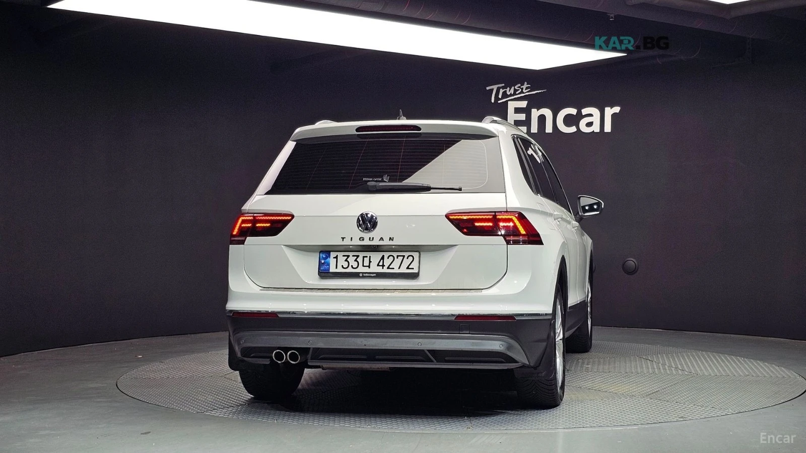 VW Tiguan * ПАНО* KEYLESS* Camera* ПОДГРЕВ* , снимка 4 - Автомобили и джипове - 55087203