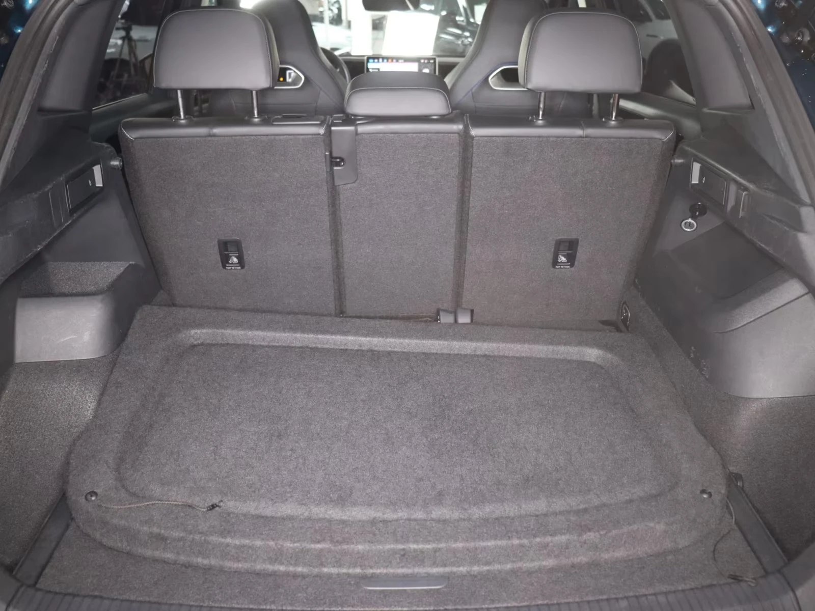 VW Tiguan 2.0 TDI DSG R-LINE CAMERA ACC , снимка 15 - Автомобили и джипове - 55222218