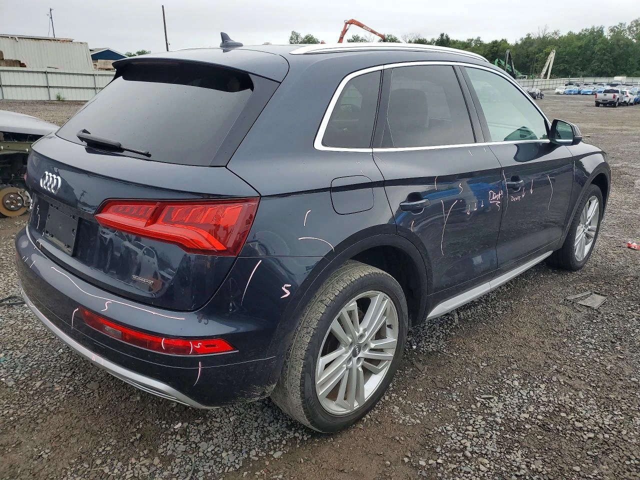Audi Q5 2.0l Premium Plus, снимка 3 - Автомобили и джипове - 55956656