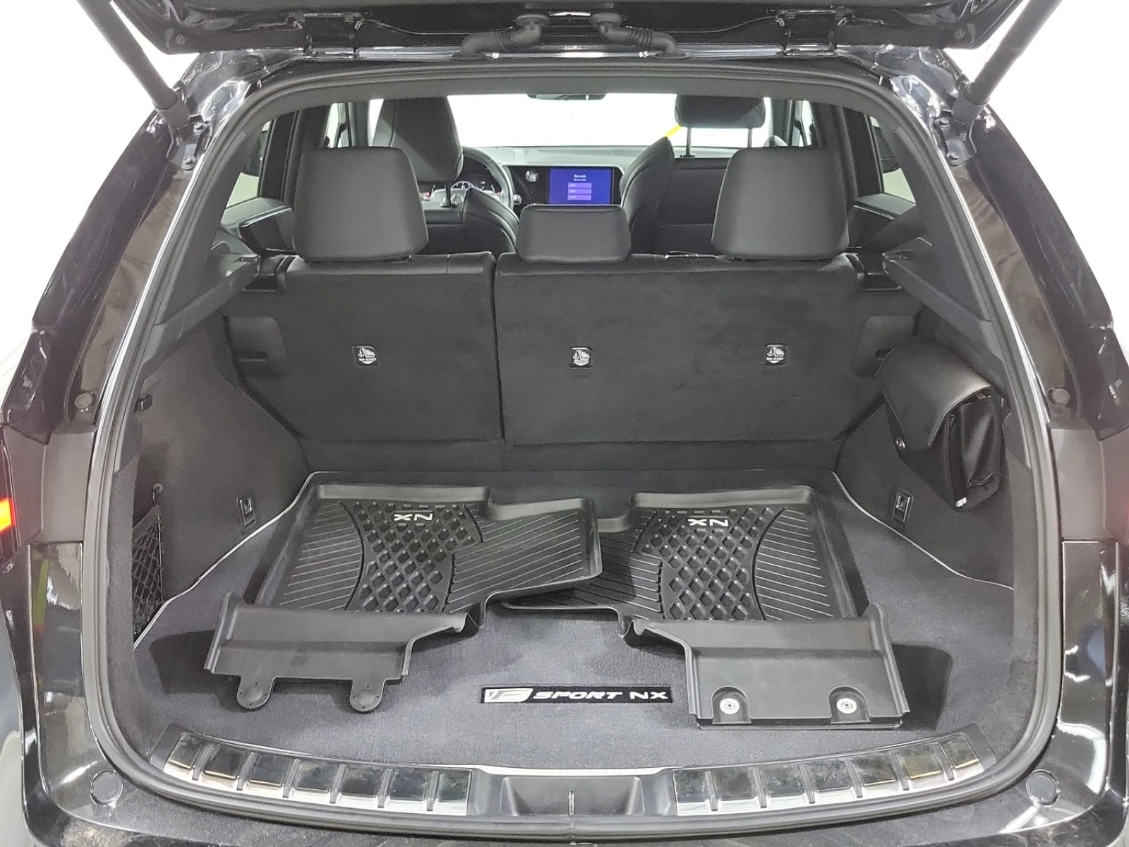 Lexus NX  350 2.4L F-SPORT / CARFAX / ОБДУХВАНЕ / АВТОКРЕДИ, снимка 14 - Автомобили и джипове - 56002041
