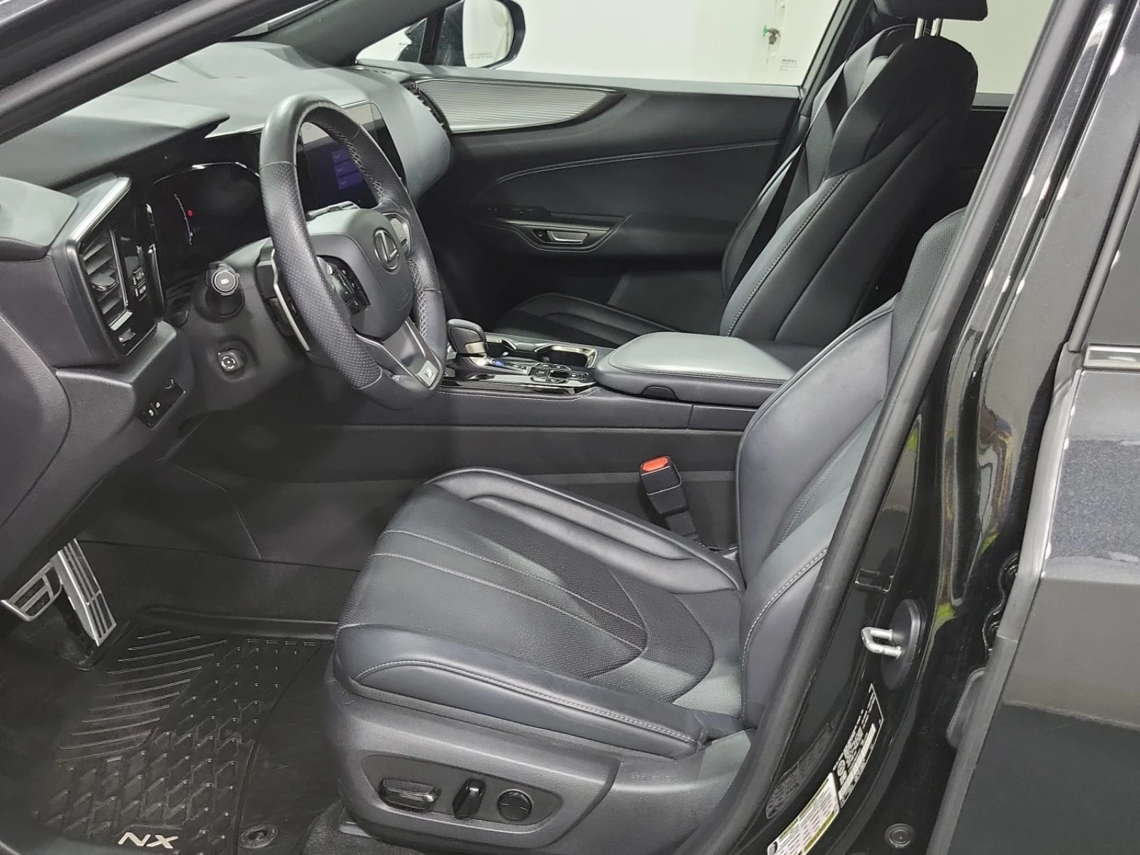 Lexus NX  350 2.4L F-SPORT / CARFAX / ОБДУХВАНЕ / АВТОКРЕДИ, снимка 7 - Автомобили и джипове - 56002041