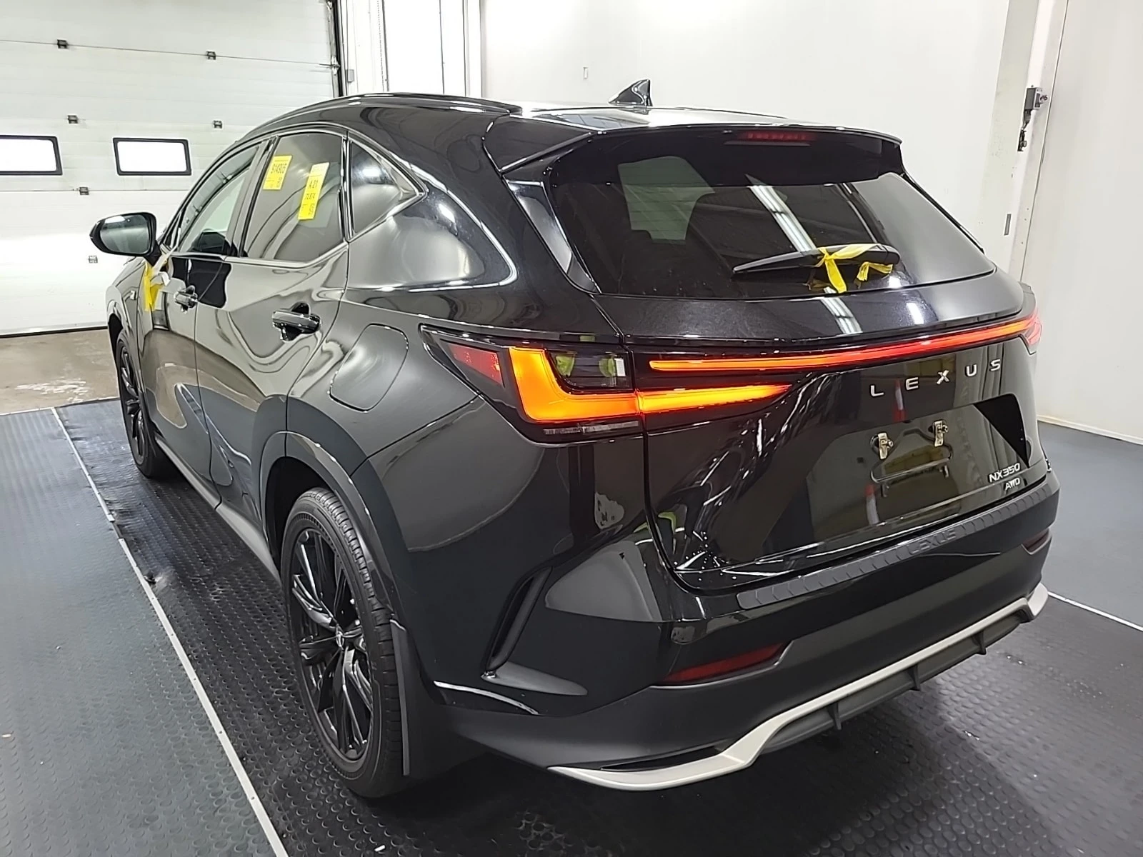 Lexus NX  350 2.4L F-SPORT / CARFAX / ОБДУХВАНЕ / АВТОКРЕДИ, снимка 4 - Автомобили и джипове - 56002041