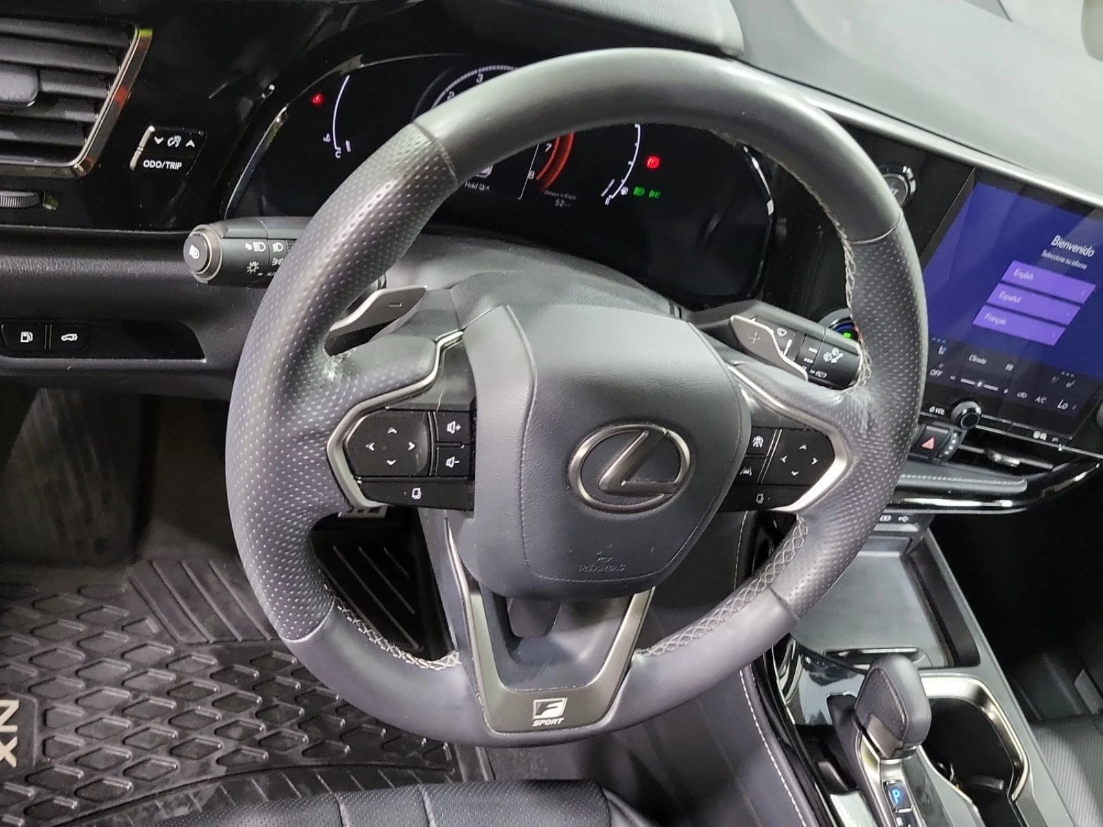 Lexus NX  350 2.4L F-SPORT / CARFAX / ОБДУХВАНЕ / АВТОКРЕДИ, снимка 10 - Автомобили и джипове - 56002041