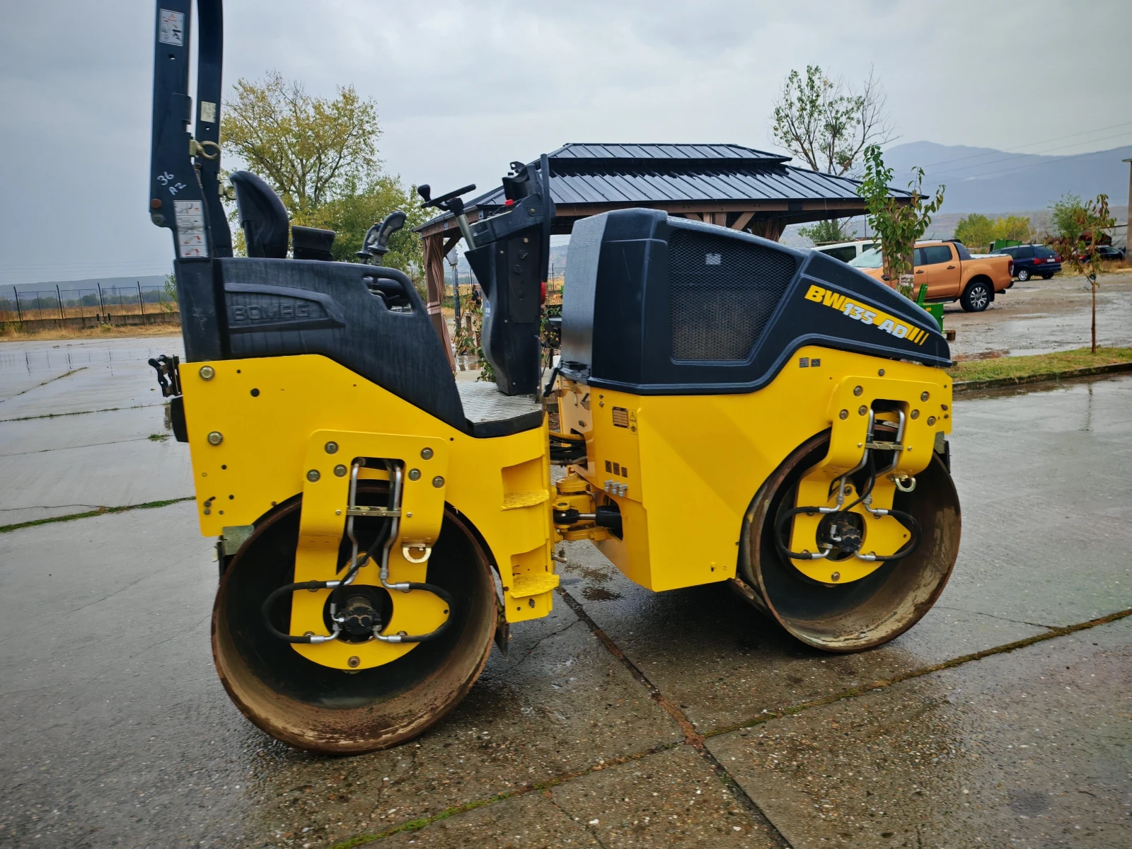 Валяк BOMAG BW 135 AD-5 лизинг с първоначална вноска 20 % - изображение 4