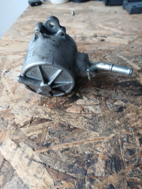 RF7J 18 G00 вакум помпа Mazda 6 2.0D , снимка 3