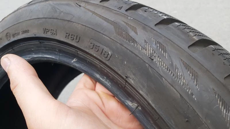 Гуми Зимни 215/50R17, снимка 8 - Гуми и джанти - 29273605