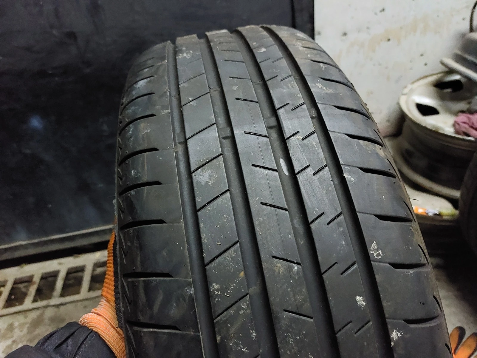 ���� 225/60R18 | Mobile.bg � ����������� 2