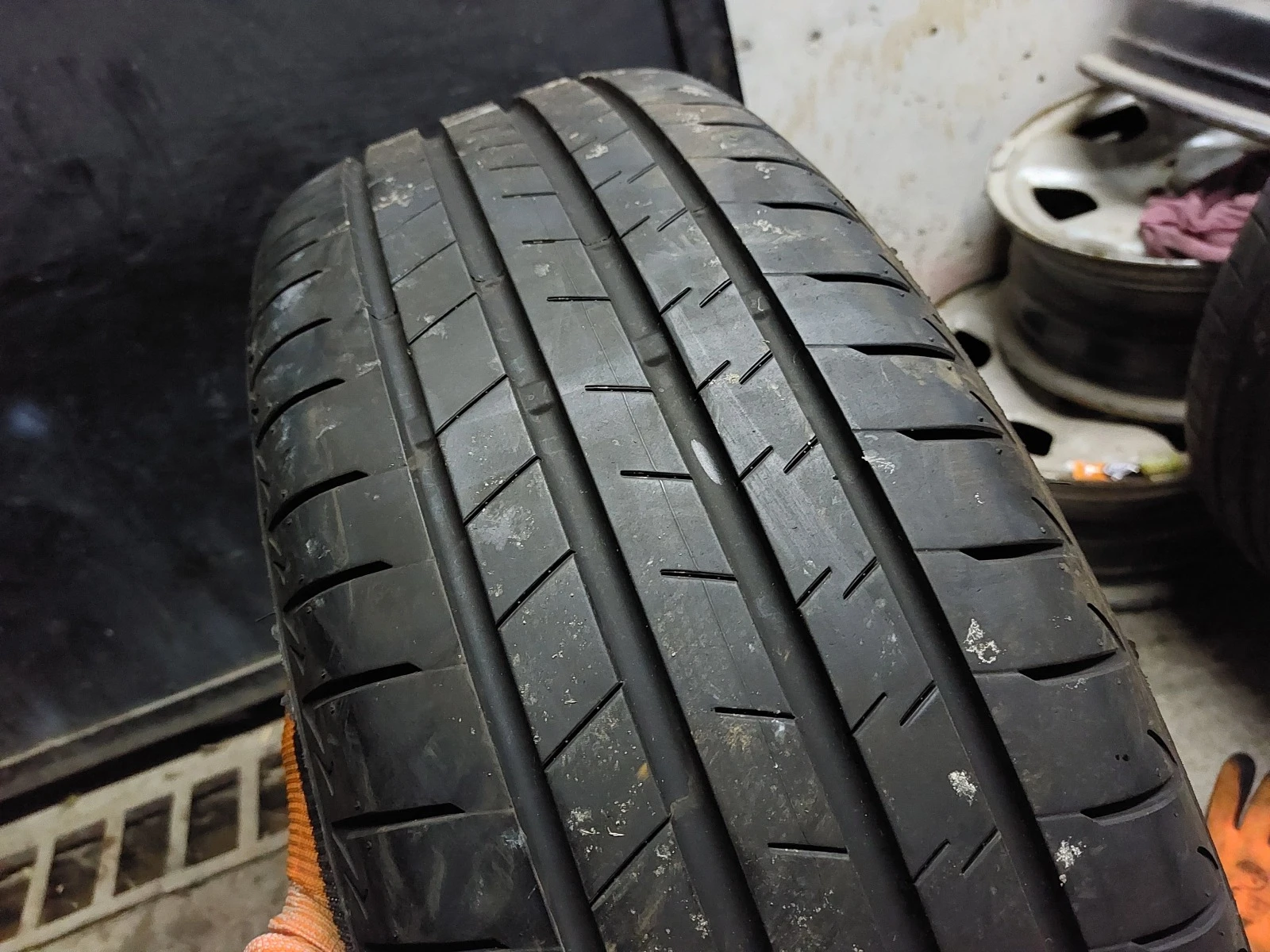���� 225/60R18 | Mobile.bg � ����������� 1