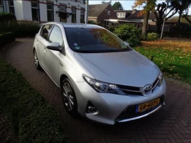 Toyota Auris 1.8 Hybrid , снимка 1