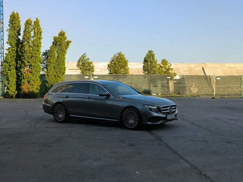 Mercedes-Benz E 220 AMG пакет.. ПРОМОЦИЯ. ДО 30 СЕПТЕМВРИ, снимка 3 - Автомобили и джипове - 47164686