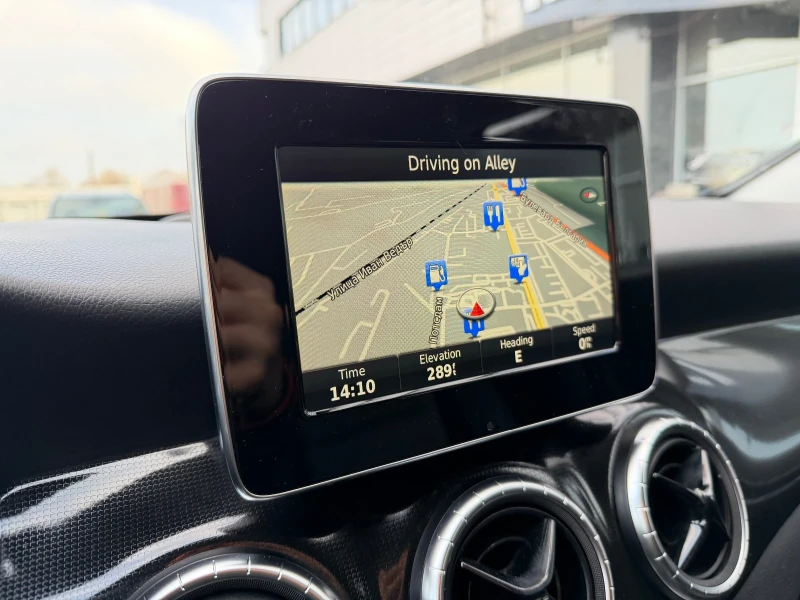 Mercedes-Benz CLA 220 2.2CDI* 7G* Автоматик* Кожен* Салон, снимка 13 - Автомобили и джипове - 51922883