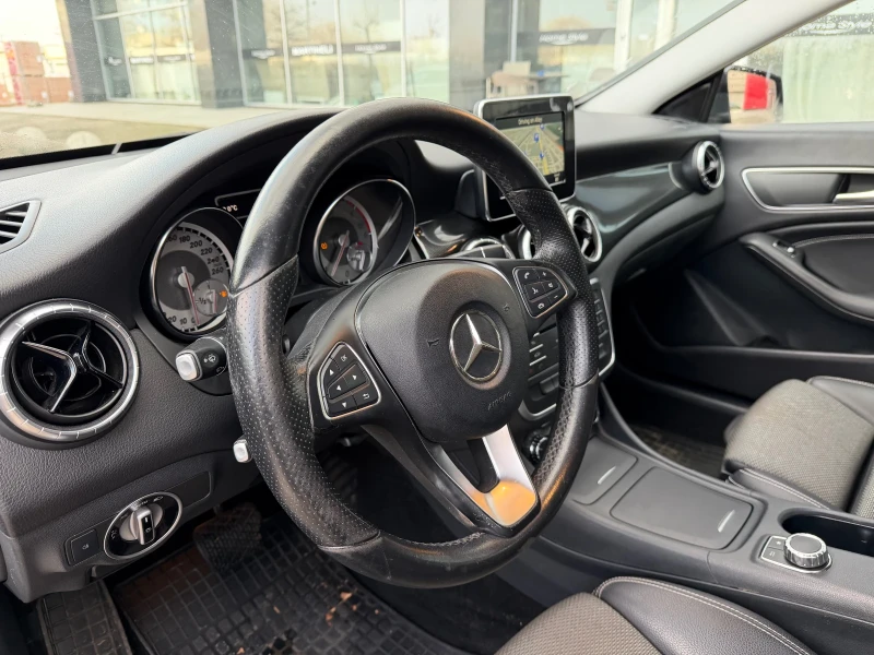 Mercedes-Benz CLA 220 2.2CDI* 7G* Автоматик* Кожен* Салон, снимка 11 - Автомобили и джипове - 51922883