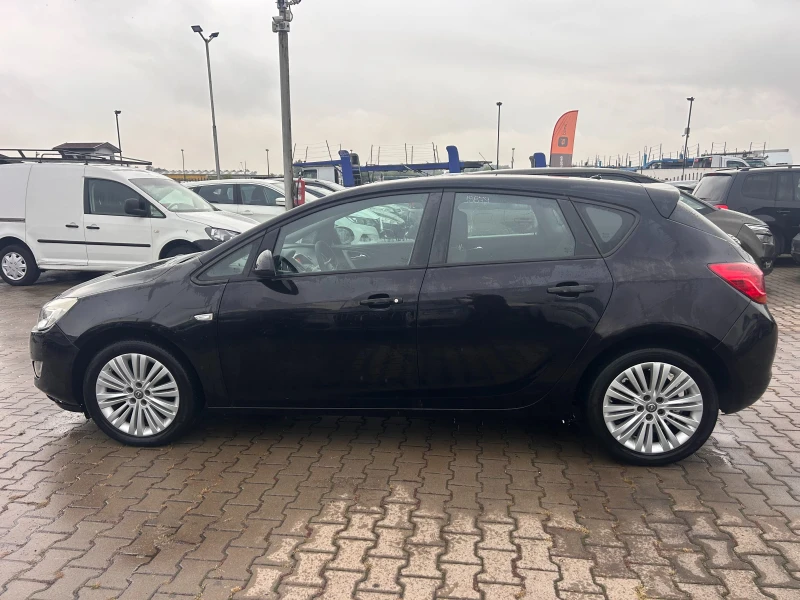 Opel Astra 1.4i EURO 5, снимка 9 - Автомобили и джипове - 51963353
