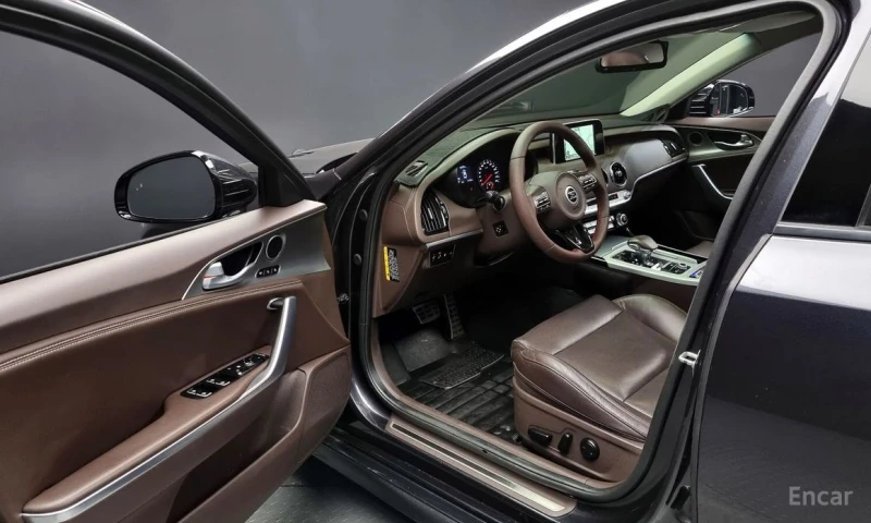 Kia Stinger 2.2 Diesel 2WD * НАЙ-ДОБРА ЦЕНА В БЪЛГАРИЯ* , снимка 12 - Автомобили и джипове - 51966554