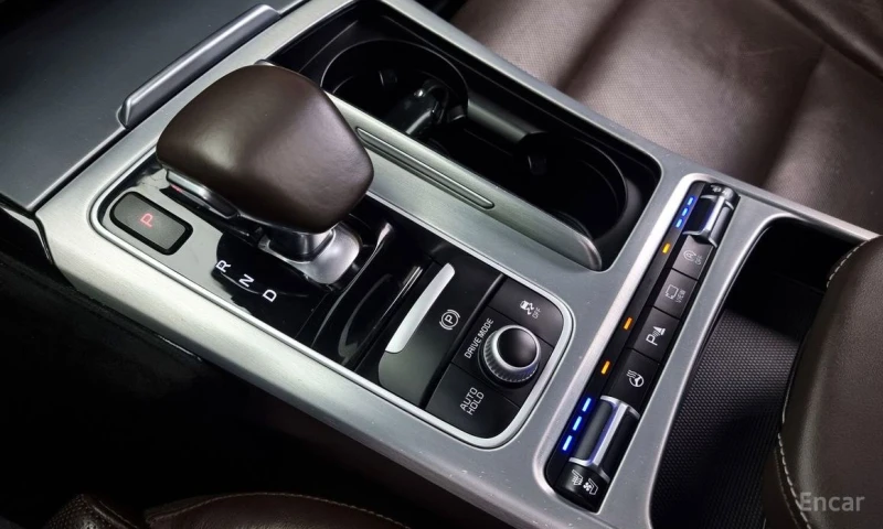 Kia Stinger 2.2 Diesel 2WD * НАЙ-ДОБРА ЦЕНА В БЪЛГАРИЯ* , снимка 11 - Автомобили и джипове - 51966554