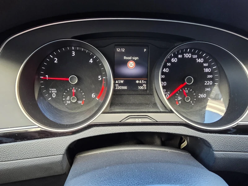 VW Passat High Line 4х4 Full Led, снимка 12 - Автомобили и джипове - 52525449