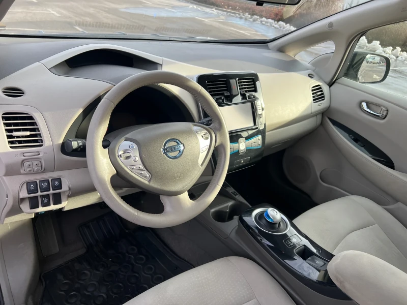 Nissan Leaf , снимка 11 - Автомобили и джипове - 53225240