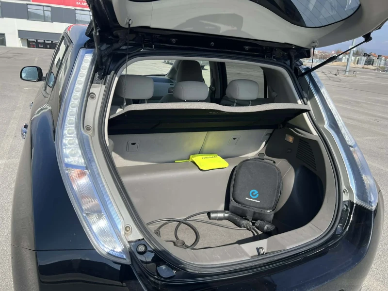 Nissan Leaf , снимка 8 - Автомобили и джипове - 53225240
