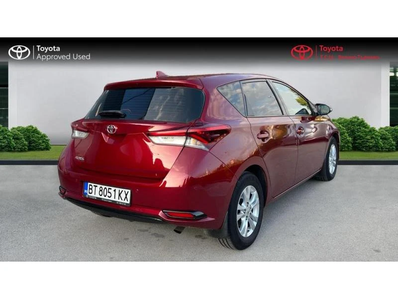 Toyota Auris HB 1.33 Gasoline MT Terra - изображение 5