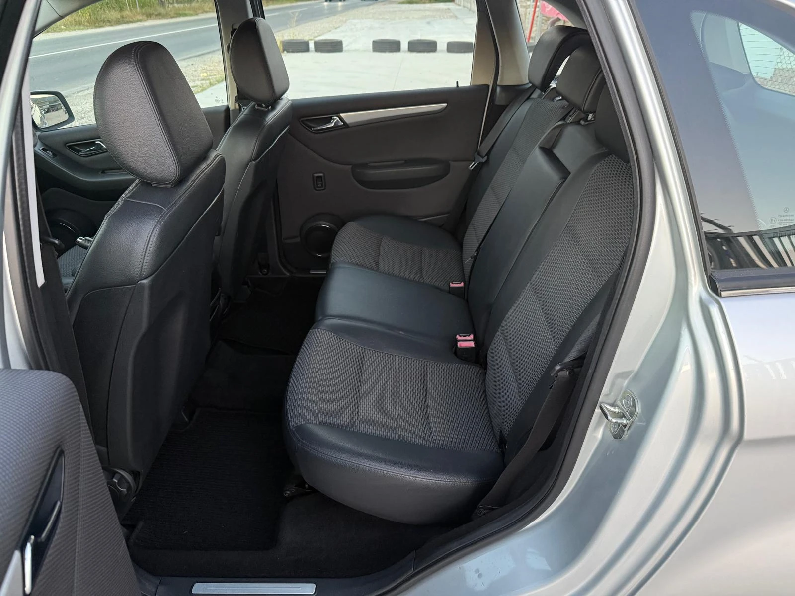 Mercedes-Benz B 200 2.0 CDI Premium/Навигация/6ск/Собствен лизинг - изображение 10