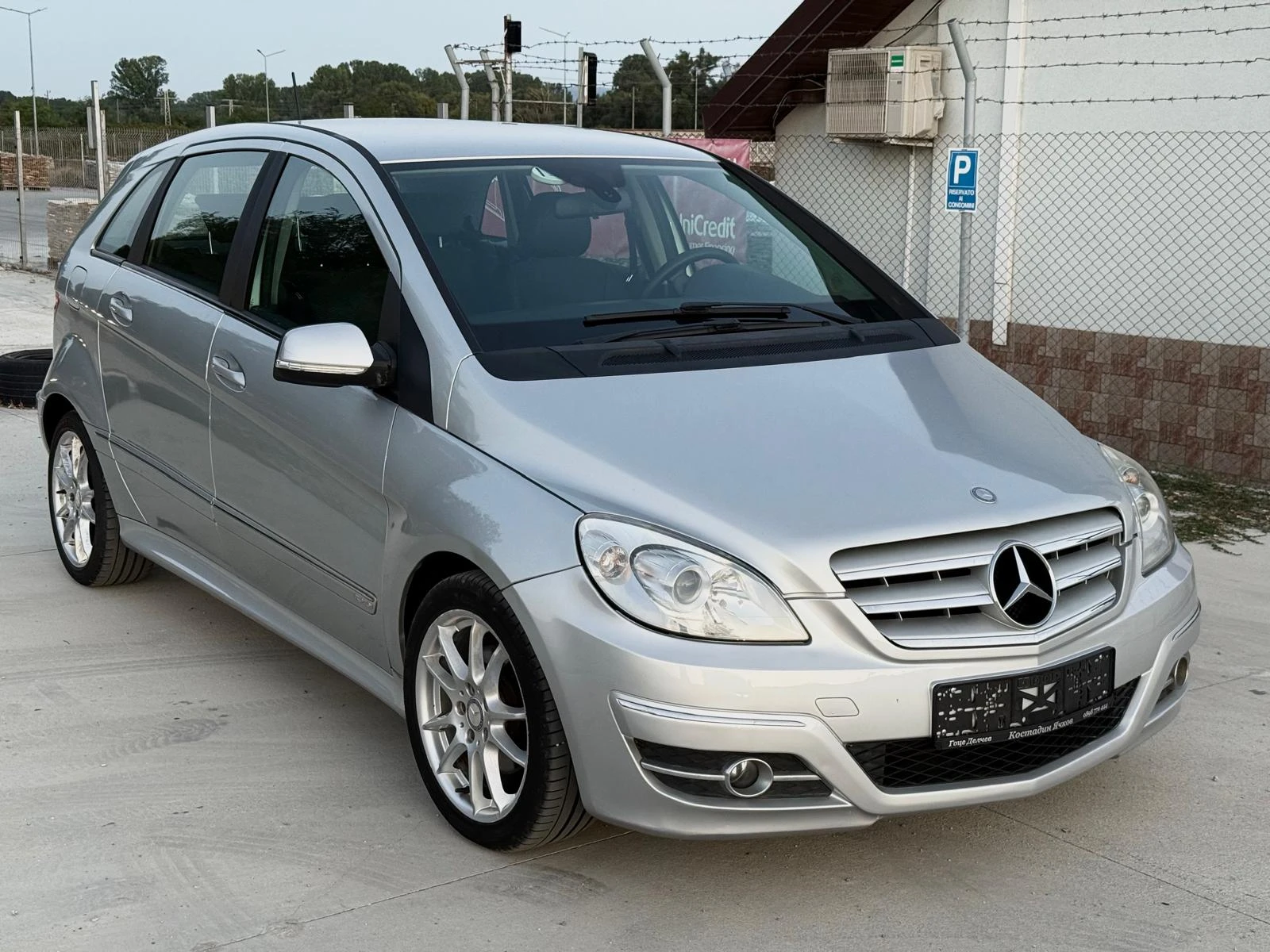 Mercedes-Benz B 200 2.0 CDI Premium/Навигация/6ск/Собствен лизинг - изображение 2