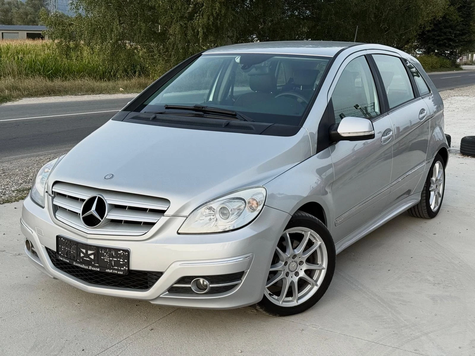Mercedes-Benz B 200 2.0 CDI Premium/Навигация/6ск/Собствен лизинг - изображение 8
