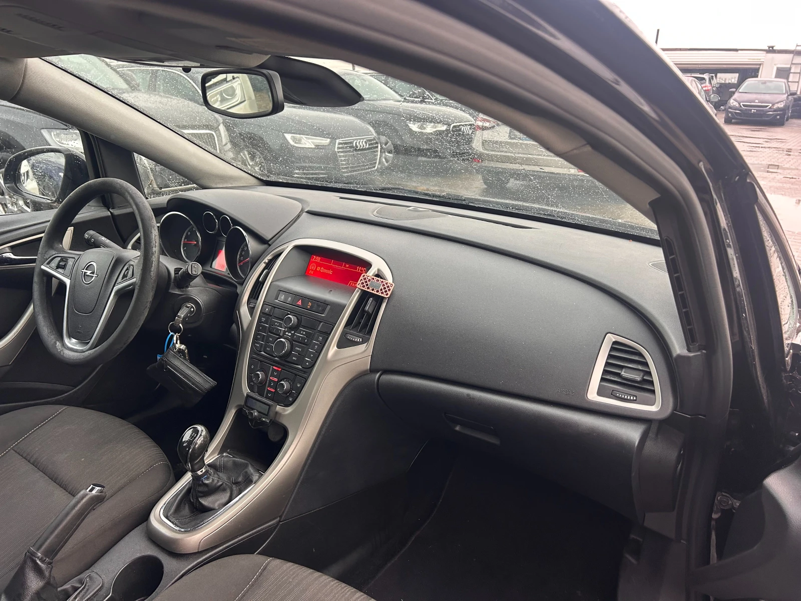 Opel Astra 1.4i EURO 5 - изображение 10