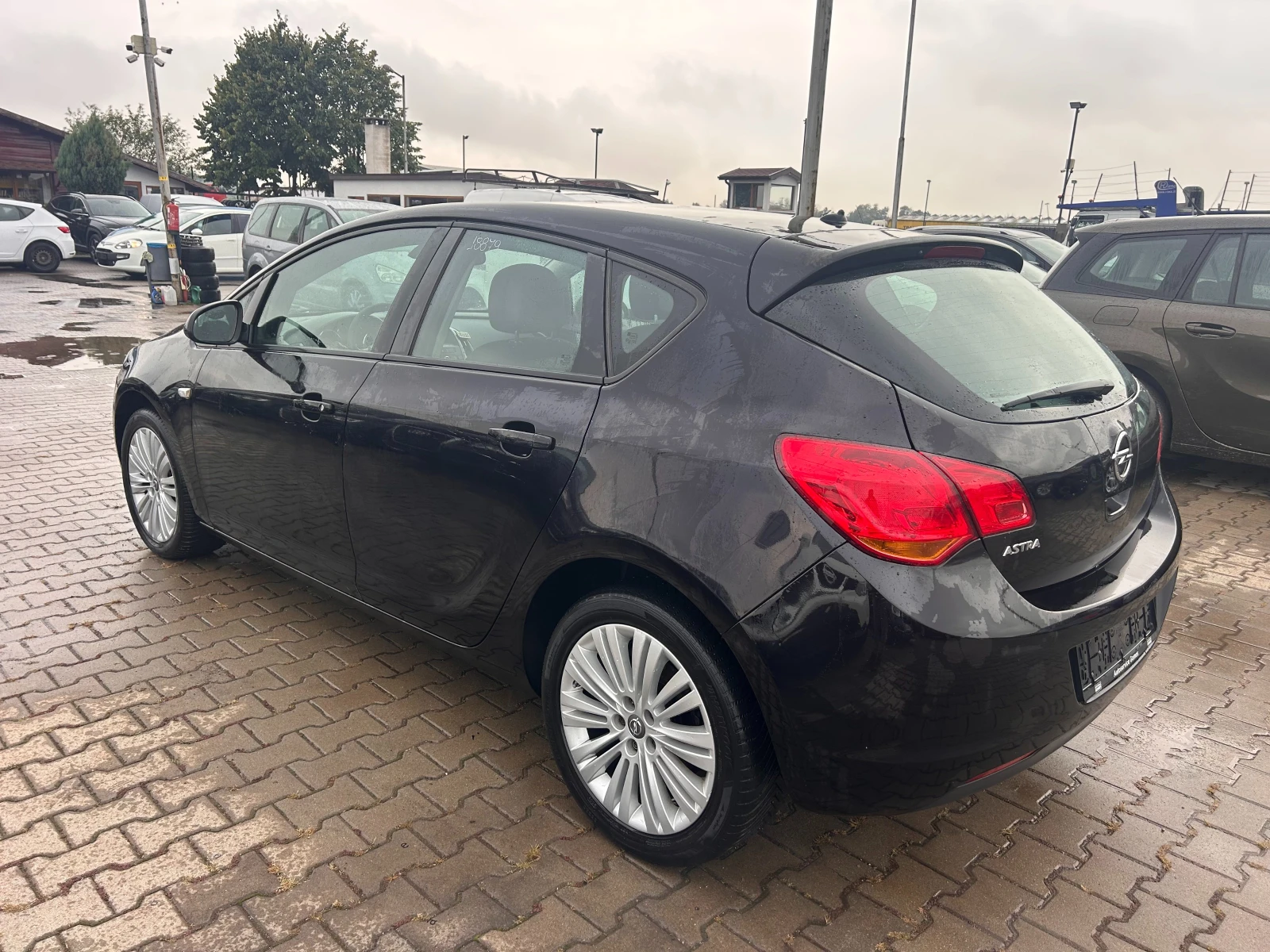 Opel Astra 1.4i EURO 5 - изображение 8