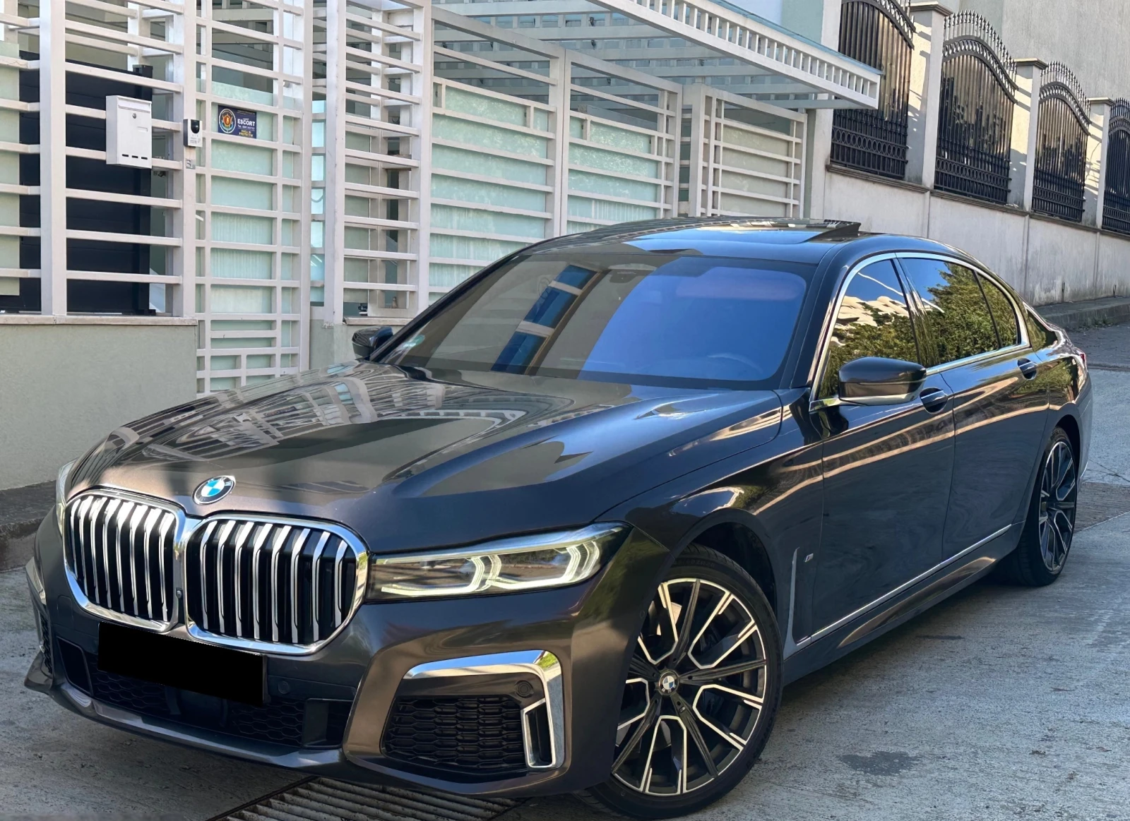BMW 750 M-Spot, Long, xDrive, Individual | Mobile.bg   1