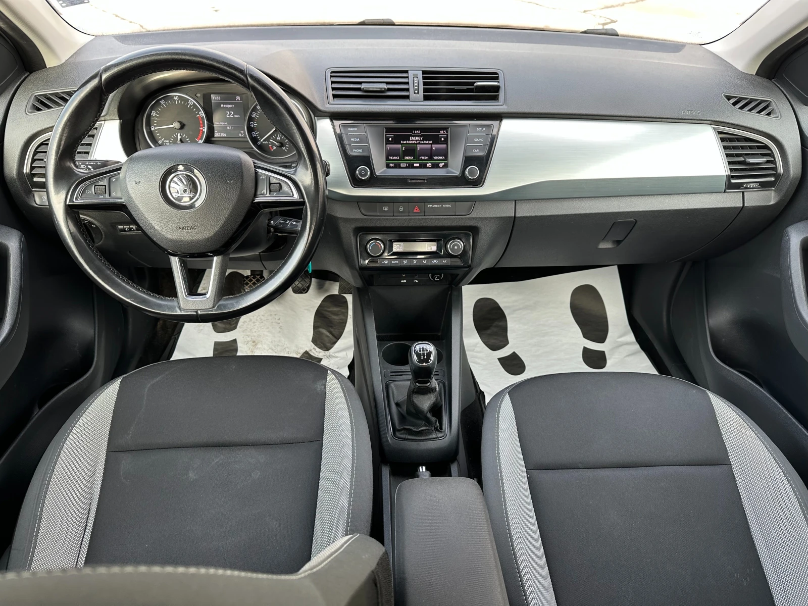 Skoda Fabia 1.0i 95 к.с. - изображение 10