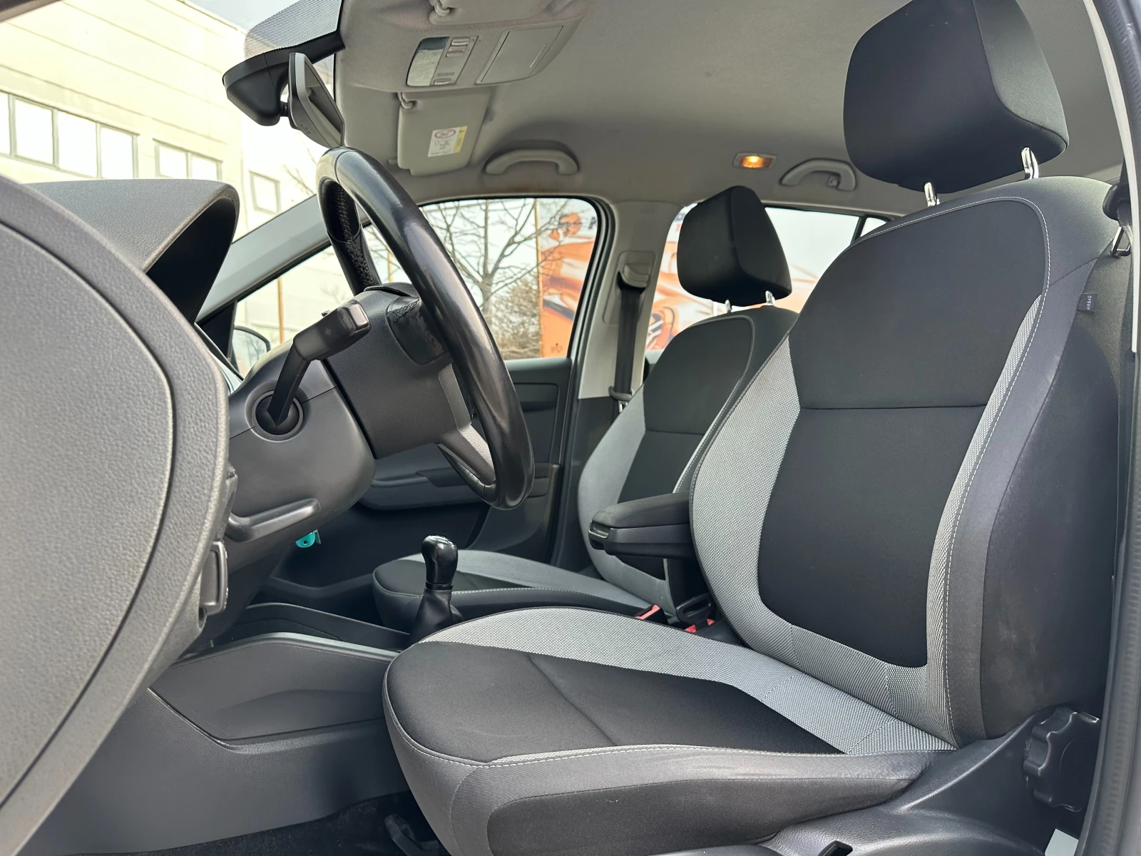 Skoda Fabia 1.0i 95 к.с. - изображение 8