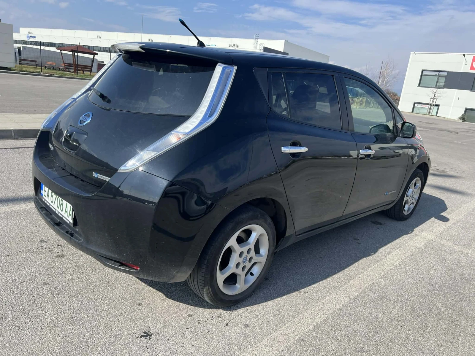 Nissan Leaf   - изображение 5